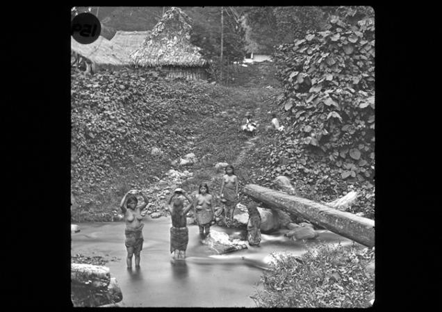 coffee-plantation-women-workers-washing-clothes-in-a-stream-em7739